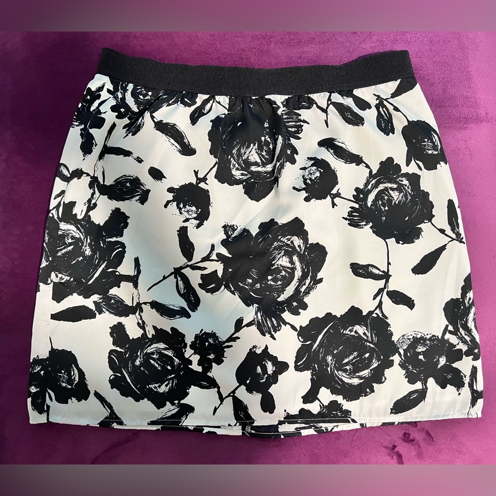 LOFT Black and White Floral Skirt